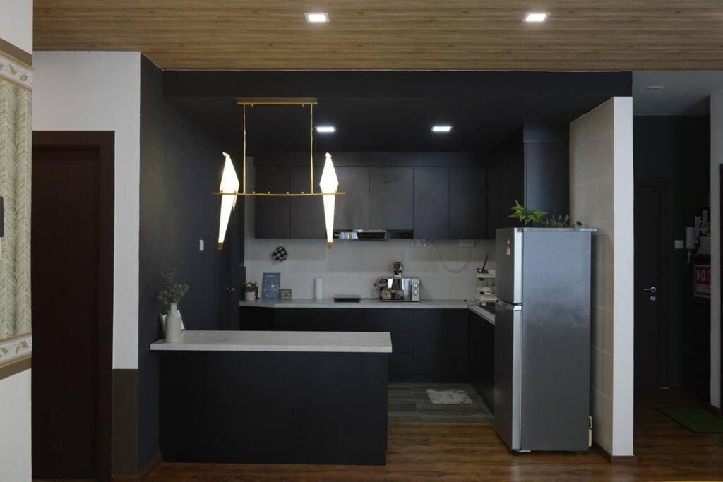 8Pax Cozy Home Stay Jazz Suites 1 Vivacity Kuching Sarawak 3Br المظهر الخارجي الصورة