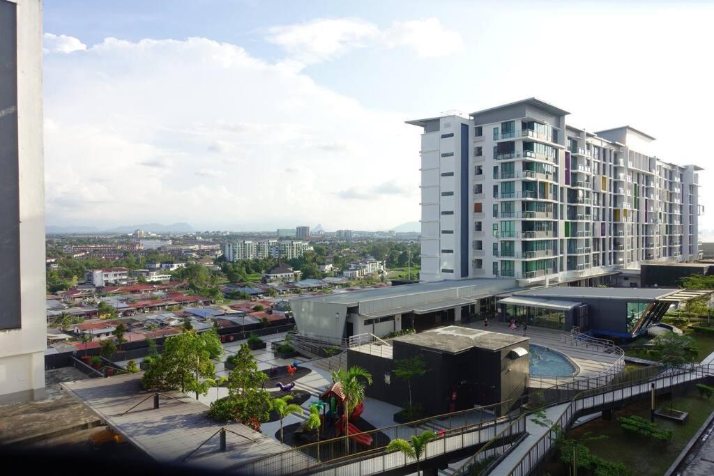 8Pax Cozy Home Stay Jazz Suites 1 Vivacity Kuching Sarawak 3Br المظهر الخارجي الصورة